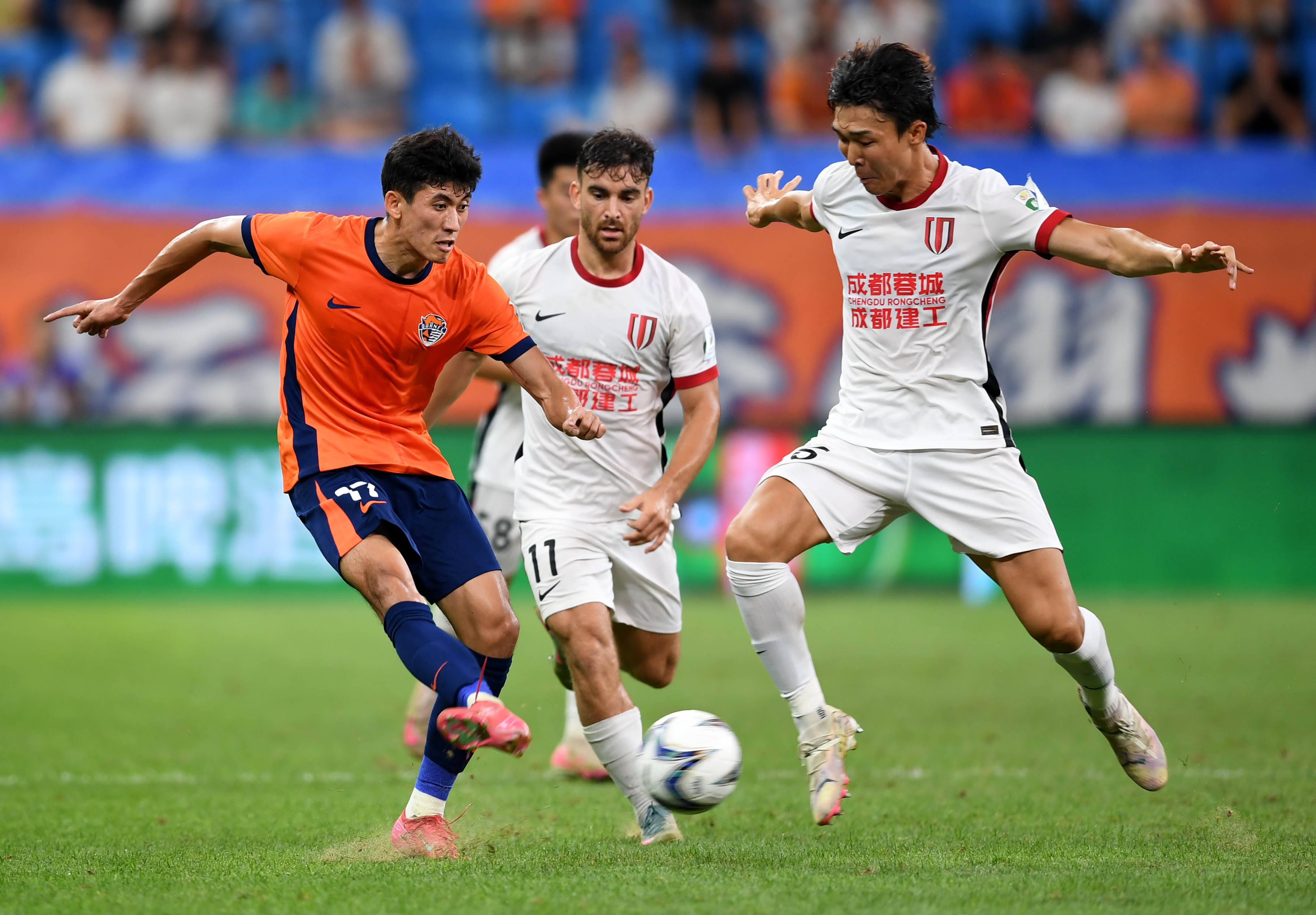 包含西亚卡姆在巴黎圣日耳曼比赛中战术调整冲刺阶段成都蓉城备战中超，现场解说直呼：今晨波特兰开拓者调整名单以备意大利杯的词条